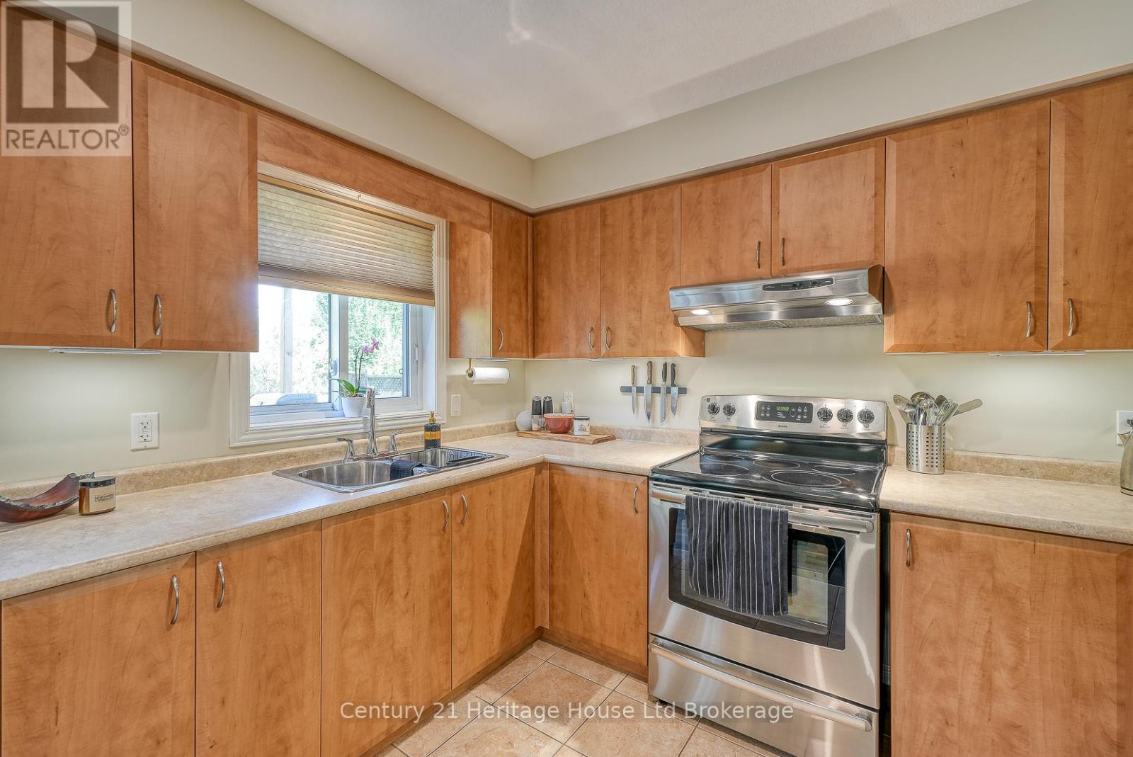 11 Talon Drive, Woodstock, Ontario N4V 0A5 - Photo 19 - X12522706