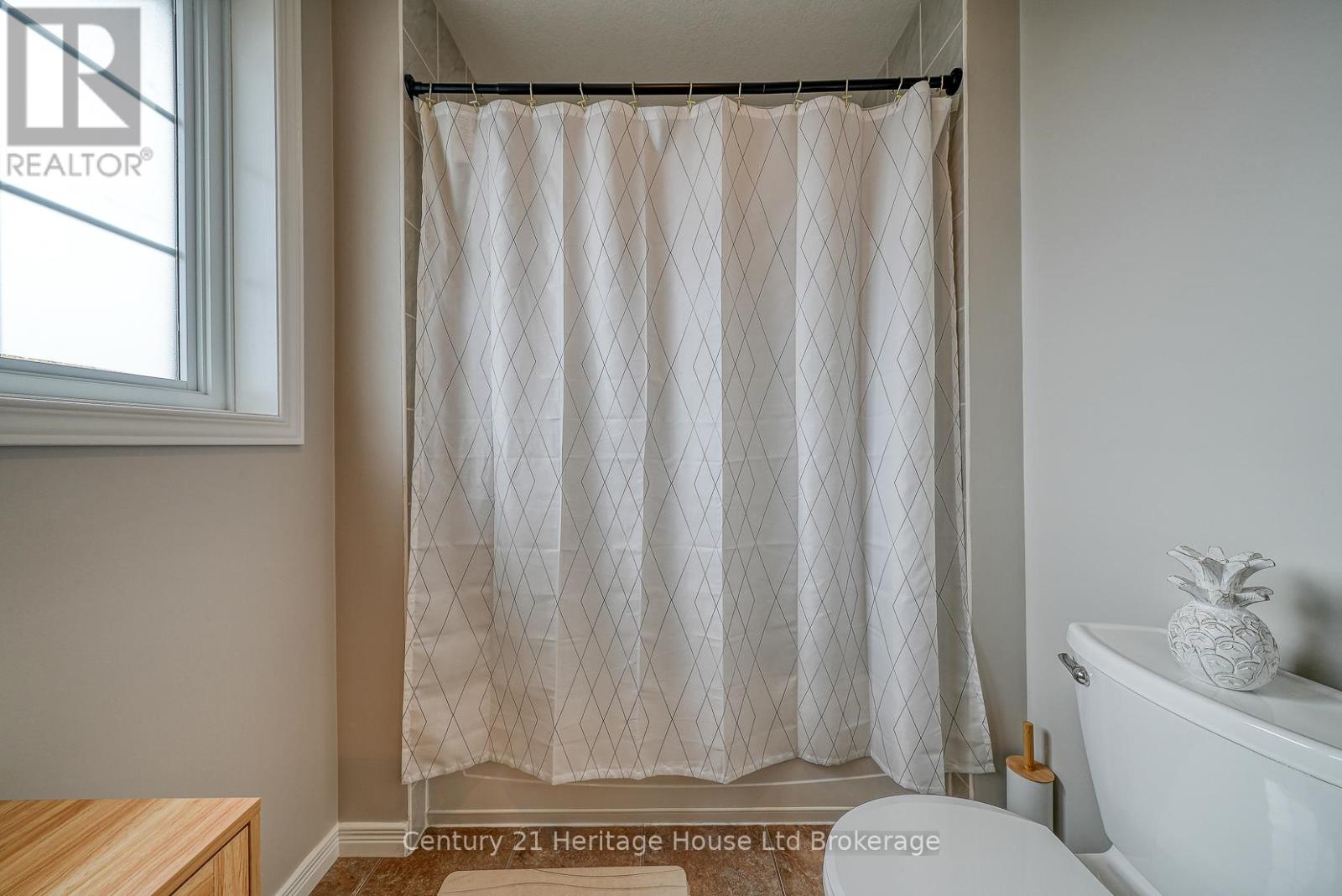 11 Talon Drive, Woodstock, Ontario N4V 0A5 - Photo 25 - X12522706