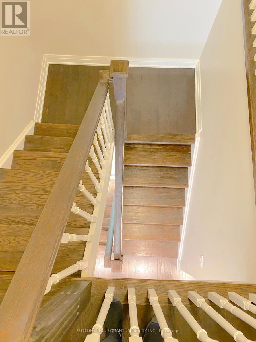 5477 Schueller Crescent, Burlington, Ontario  L7L 3T1 - Photo 10 - W12522374