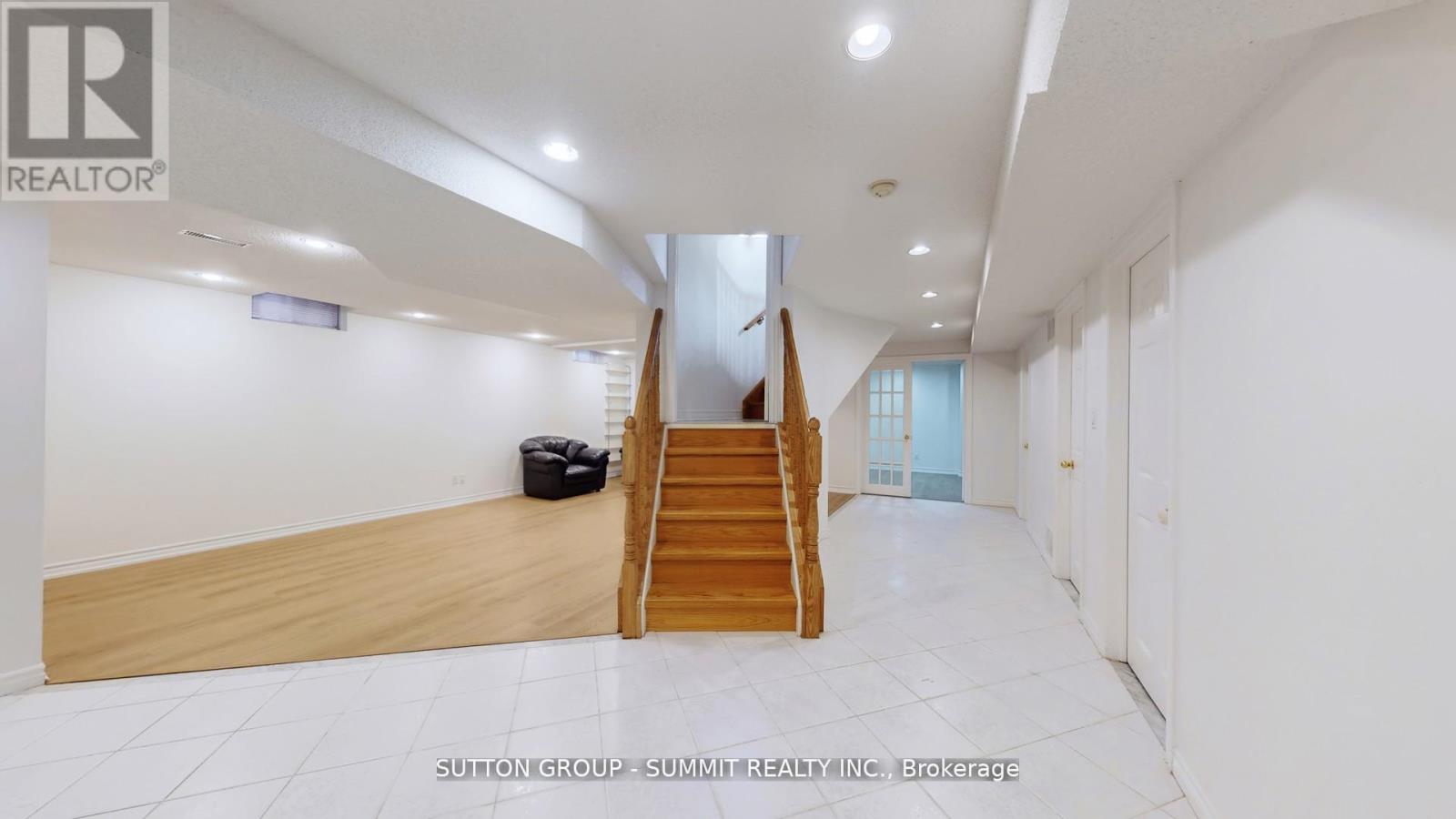 3391 Grand Park Drive, Mississauga, Ontario L5B 4E2 - Photo 3 - W12522380