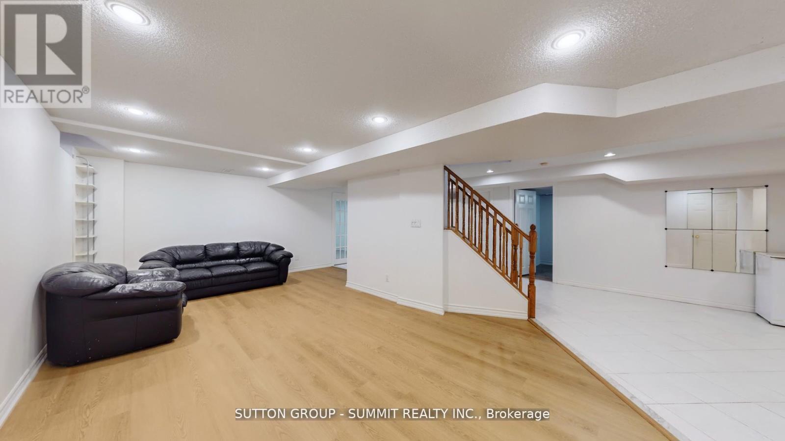 3391 Grand Park Drive, Mississauga, Ontario L5B 4E2 - Photo 4 - W12522380