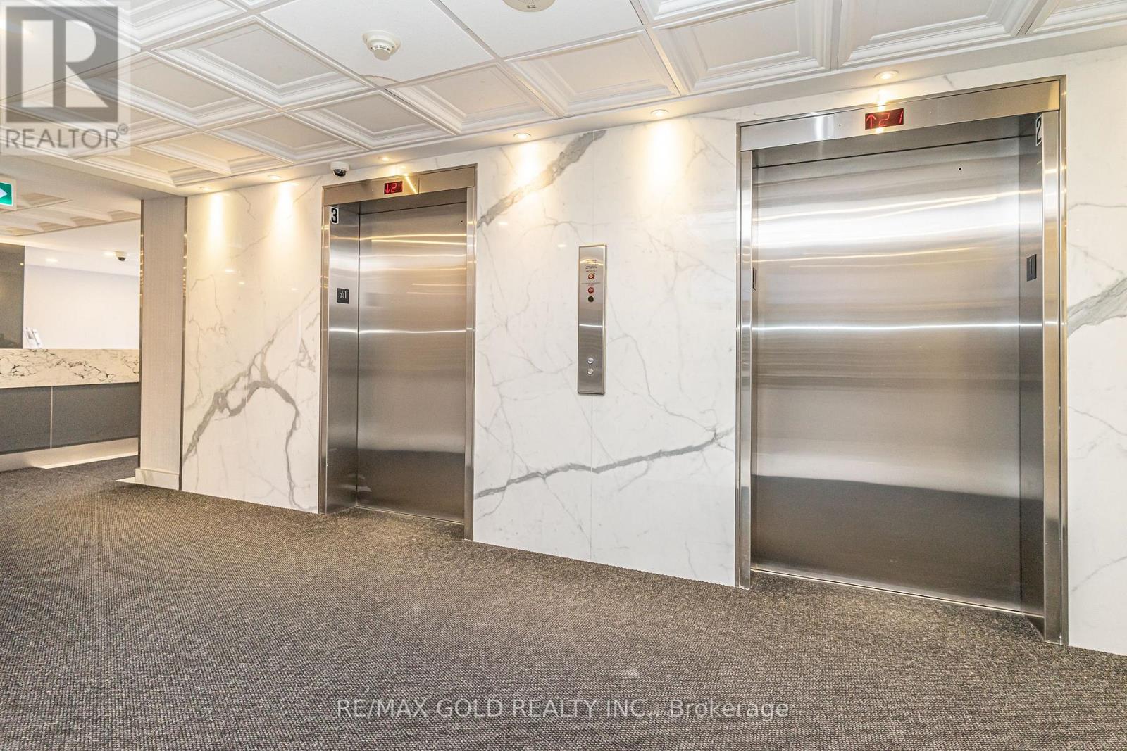 2009 - 115 Hillcrest Avenue, Mississauga, Ontario  L5B 3Y9 - Photo 10 - W12522382