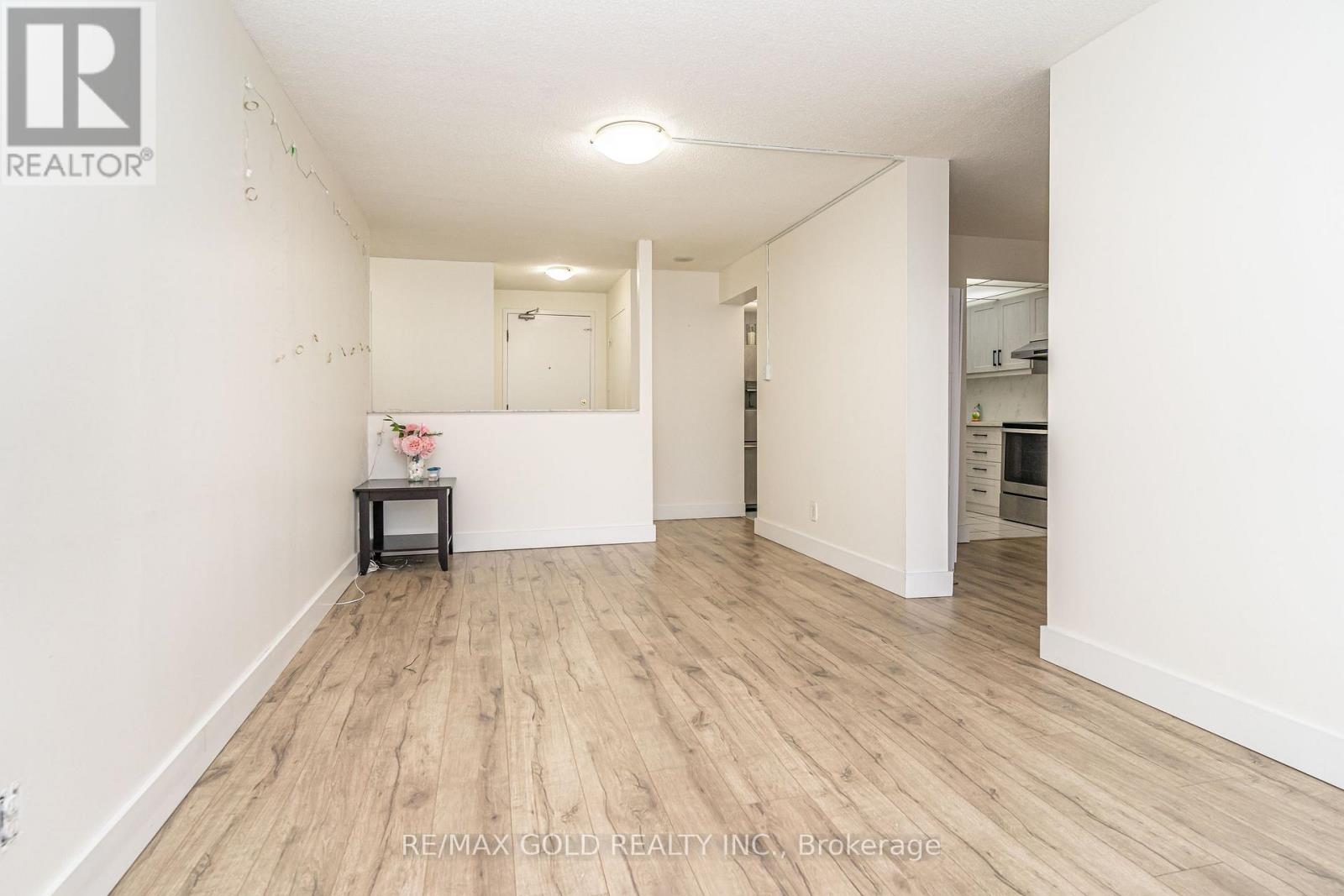 2009 - 115 Hillcrest Avenue, Mississauga, Ontario  L5B 3Y9 - Photo 17 - W12522382