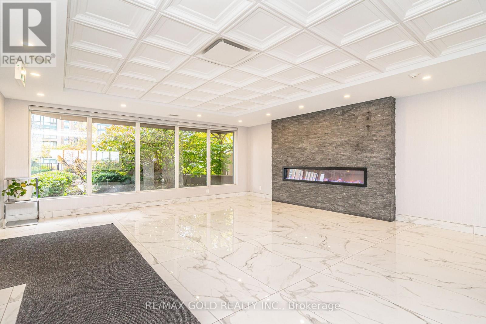 2009 - 115 Hillcrest Avenue, Mississauga, Ontario  L5B 3Y9 - Photo 6 - W12522382