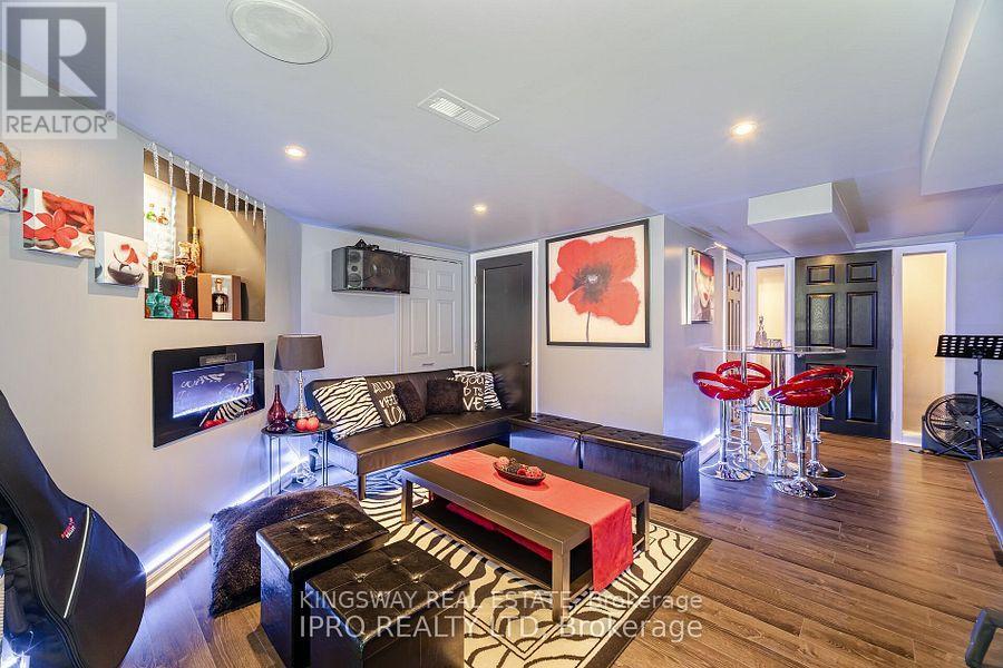 923 Bristol Road W, Mississauga, Ontario  L5V 2N9 - Photo 16 - W12522398