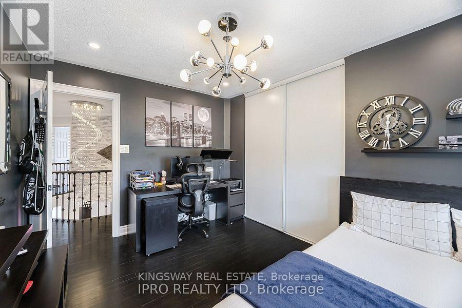 923 Bristol Road W, Mississauga, Ontario  L5V 2N9 - Photo 28 - W12522398