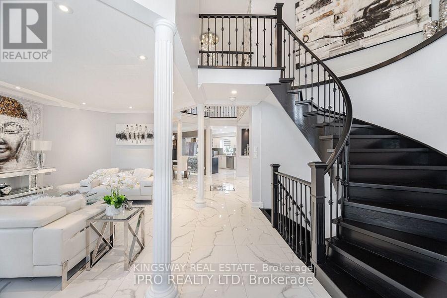 923 Bristol Road W, Mississauga, Ontario  L5V 2N9 - Photo 6 - W12522398