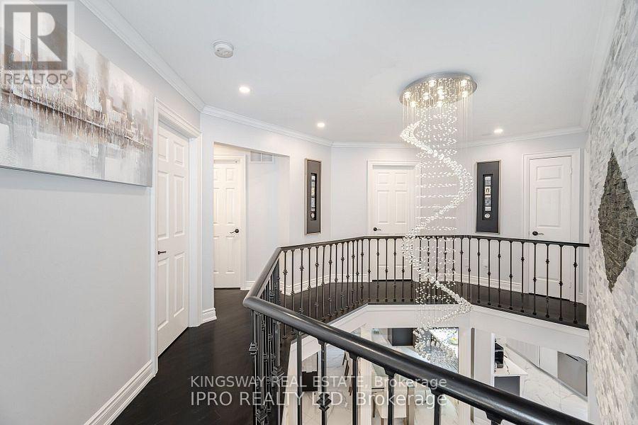 923 Bristol Road W, Mississauga, Ontario  L5V 2N9 - Photo 8 - W12522398