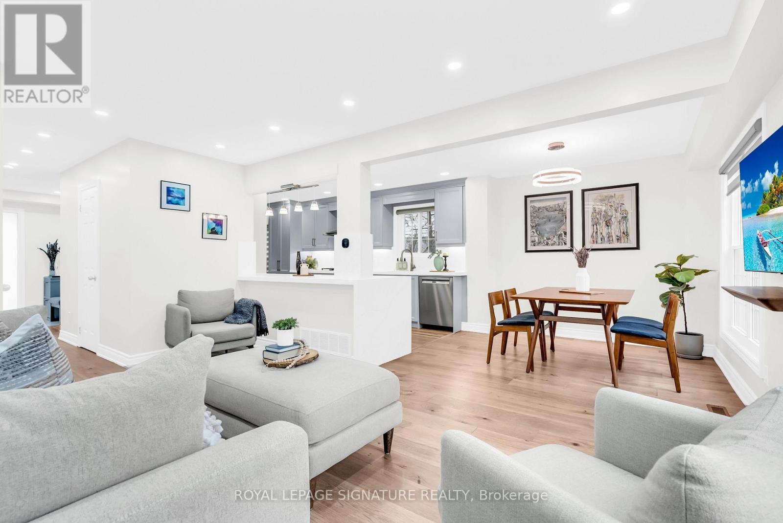 6467 Edenwood Drive, Mississauga, Ontario L5N 3H2 - Photo 12 - W12522416