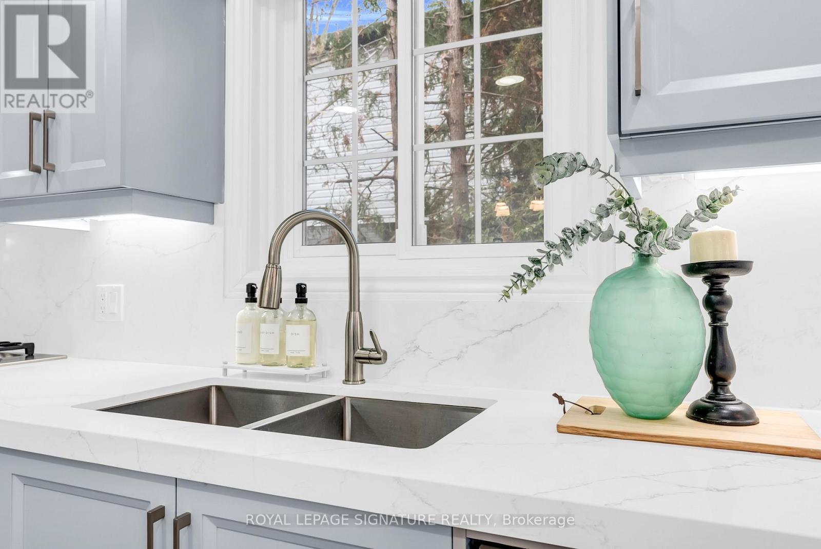 6467 Edenwood Drive, Mississauga, Ontario L5N 3H2 - Photo 21 - W12522416