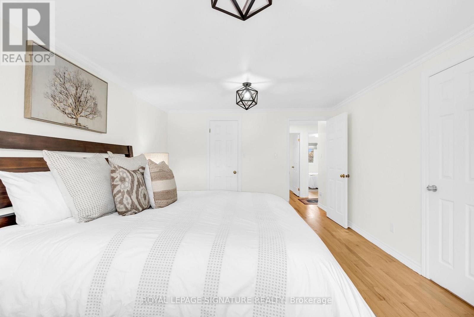 6467 Edenwood Drive, Mississauga, Ontario L5N 3H2 - Photo 27 - W12522416