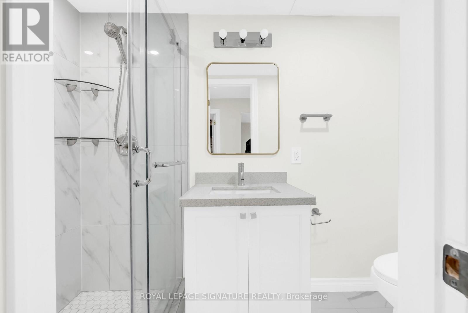 6467 Edenwood Drive, Mississauga, Ontario L5N 3H2 - Photo 42 - W12522416