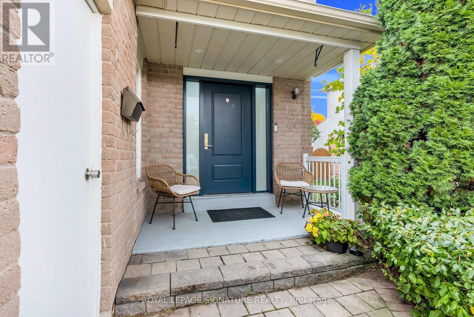 6467 Edenwood Drive, Mississauga, Ontario L5N 3H2 - Photo 5 - W12522416