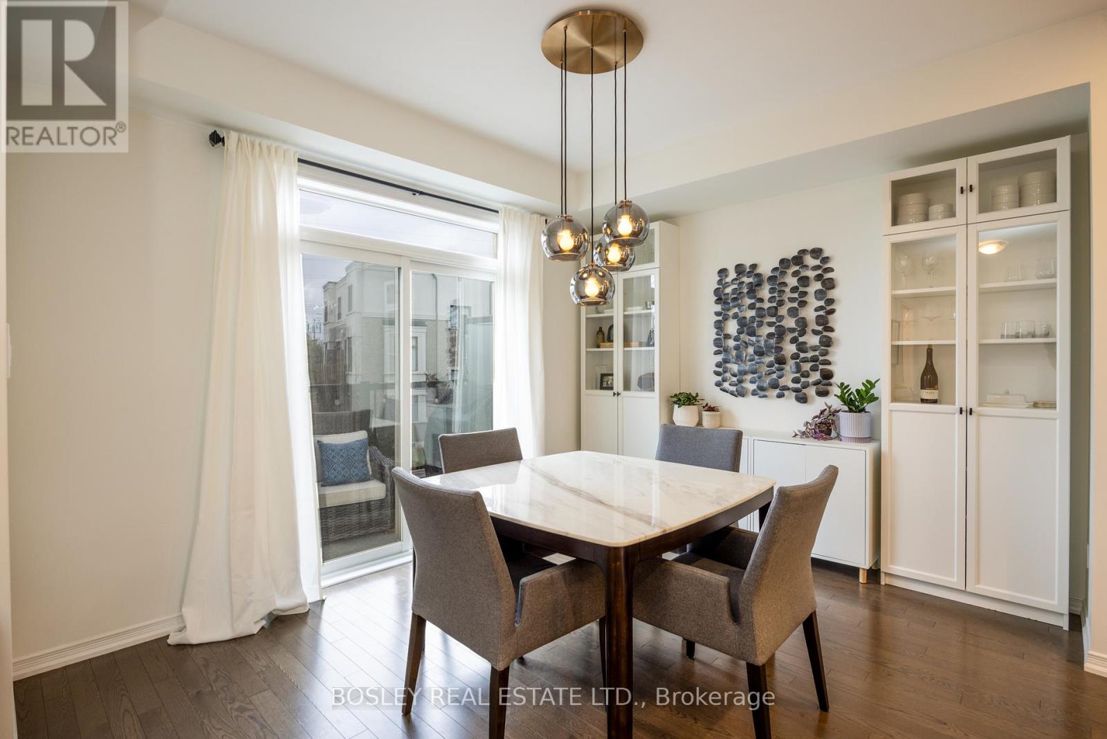 1818 Mitoff Place, Mississauga, Ontario L4W 0E8 - Photo 12 - W12522424