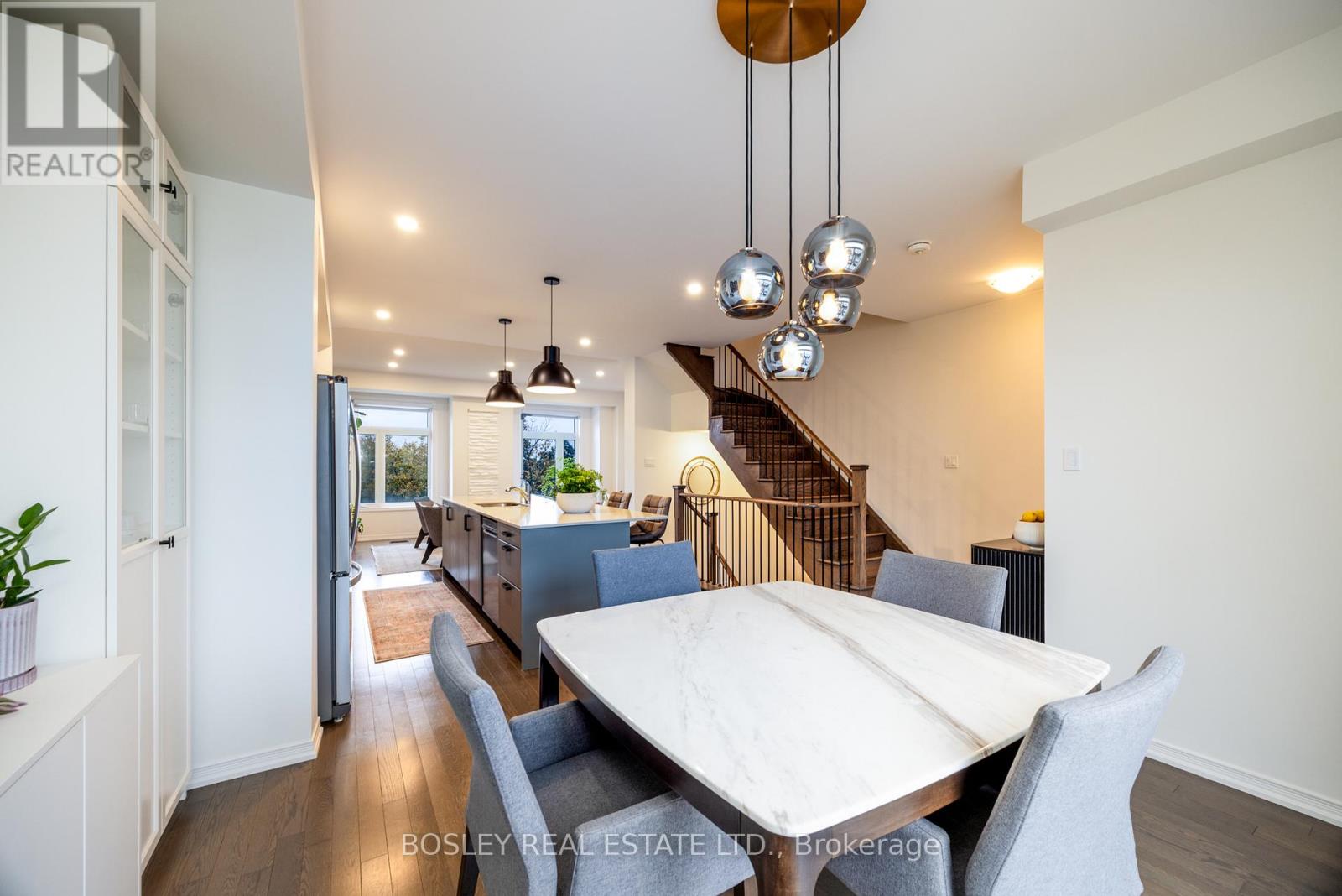 1818 Mitoff Place, Mississauga, Ontario L4W 0E8 - Photo 13 - W12522424