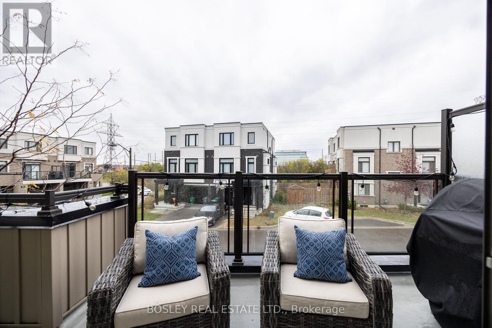 1818 Mitoff Place, Mississauga, Ontario L4W 0E8 - Photo 15 - W12522424