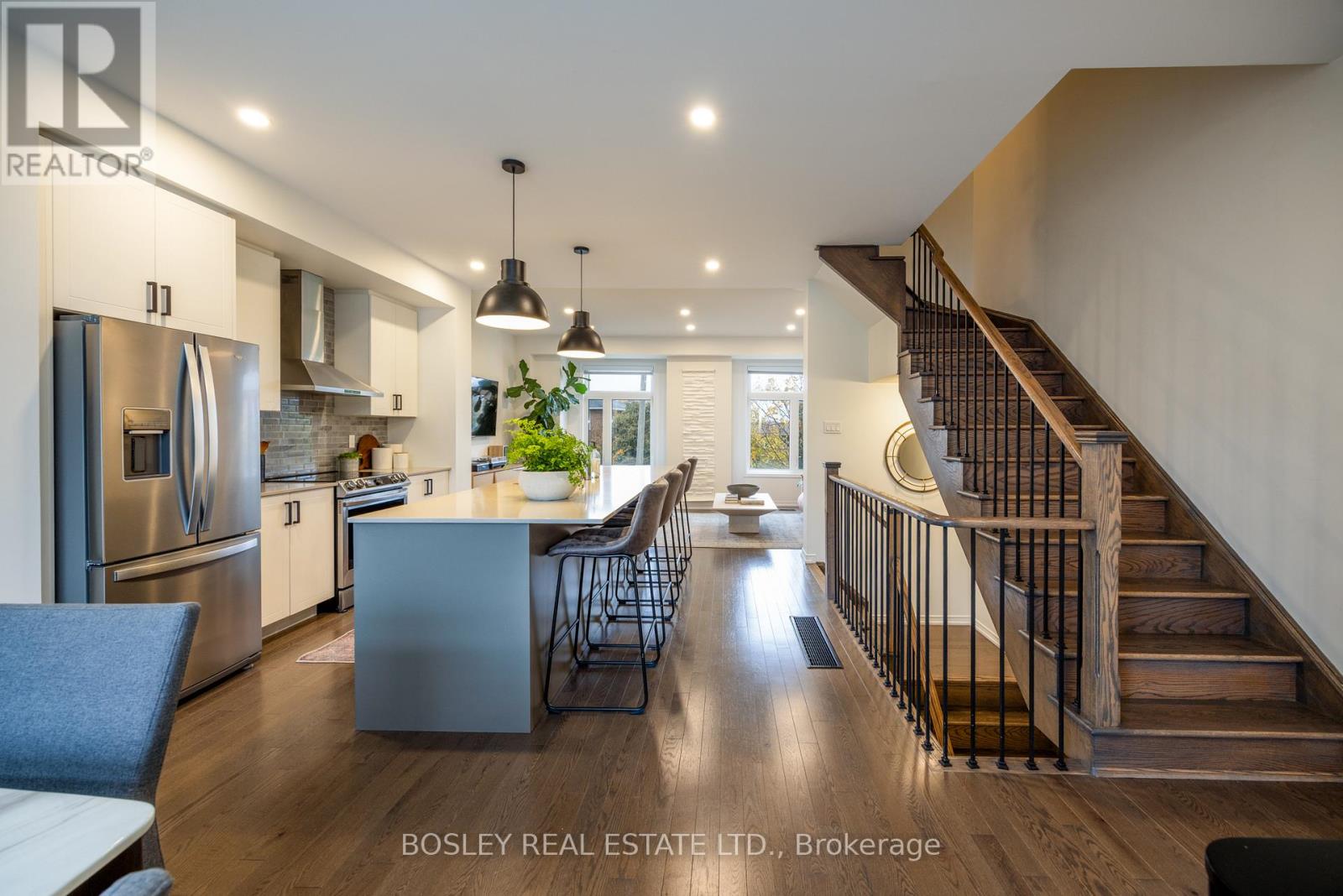 1818 Mitoff Place, Mississauga, Ontario L4W 0E8 - Photo 16 - W12522424