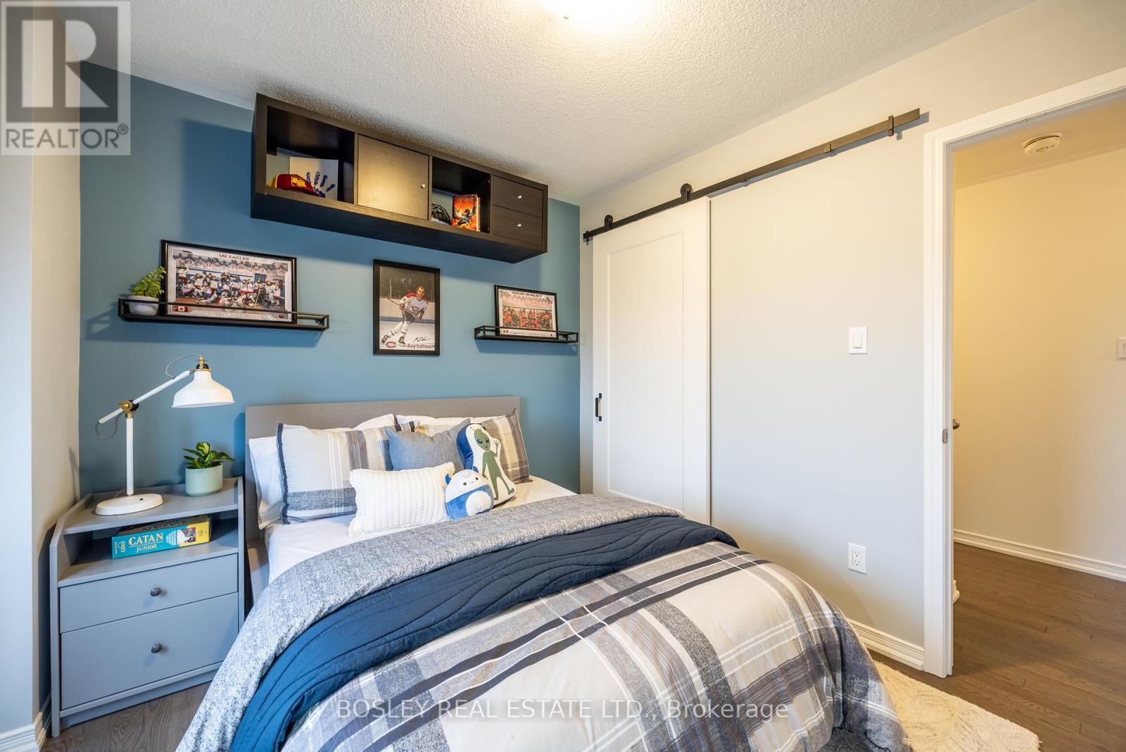 1818 Mitoff Place, Mississauga, Ontario L4W 0E8 - Photo 18 - W12522424