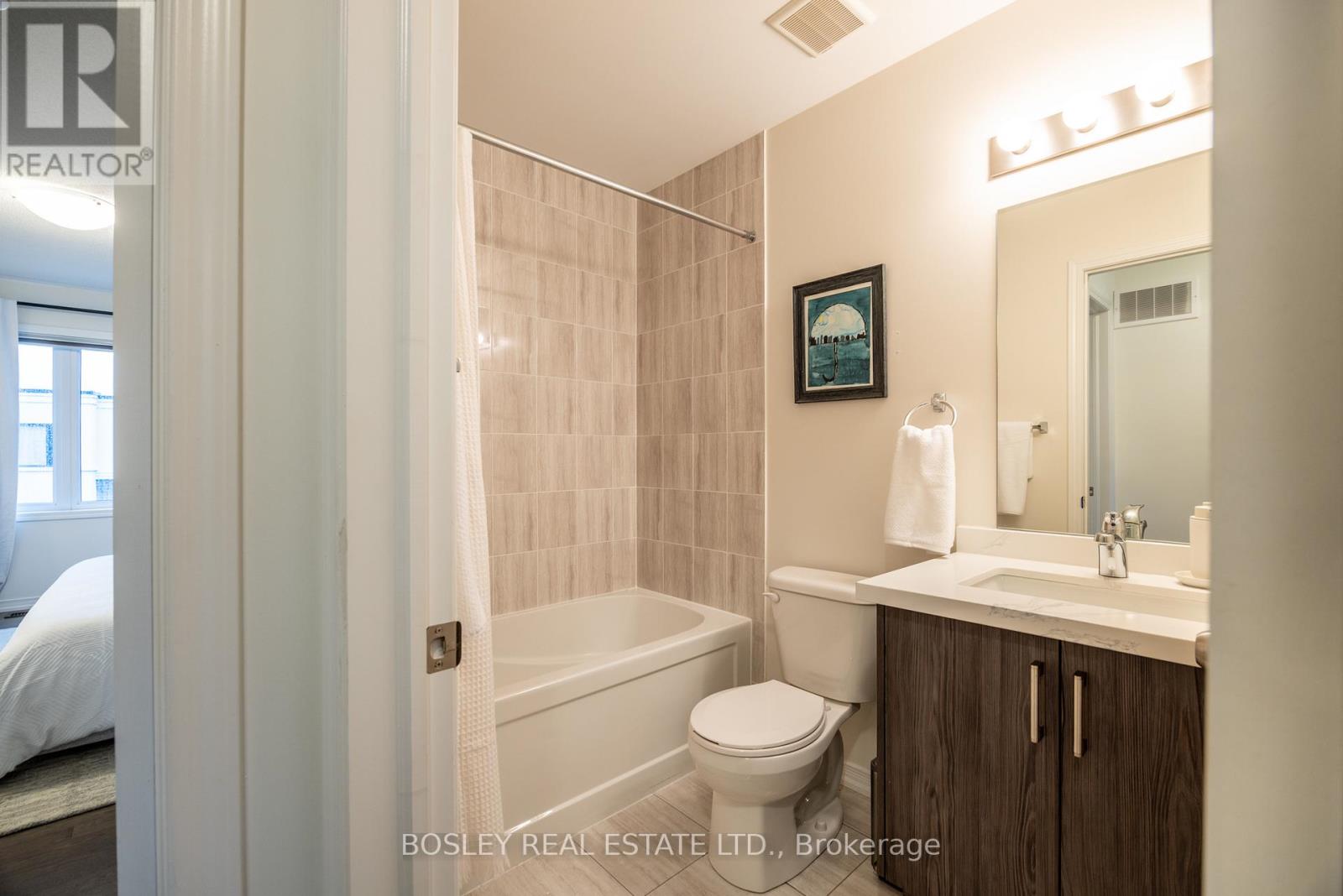 1818 Mitoff Place, Mississauga, Ontario L4W 0E8 - Photo 21 - W12522424