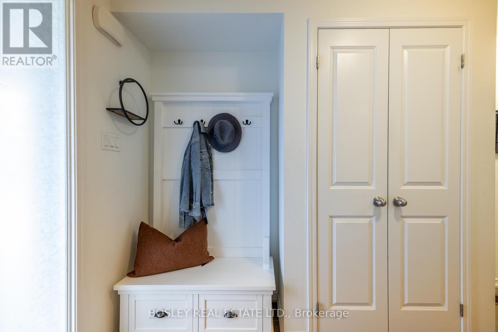 1818 Mitoff Place, Mississauga, Ontario L4W 0E8 - Photo 29 - W12522424