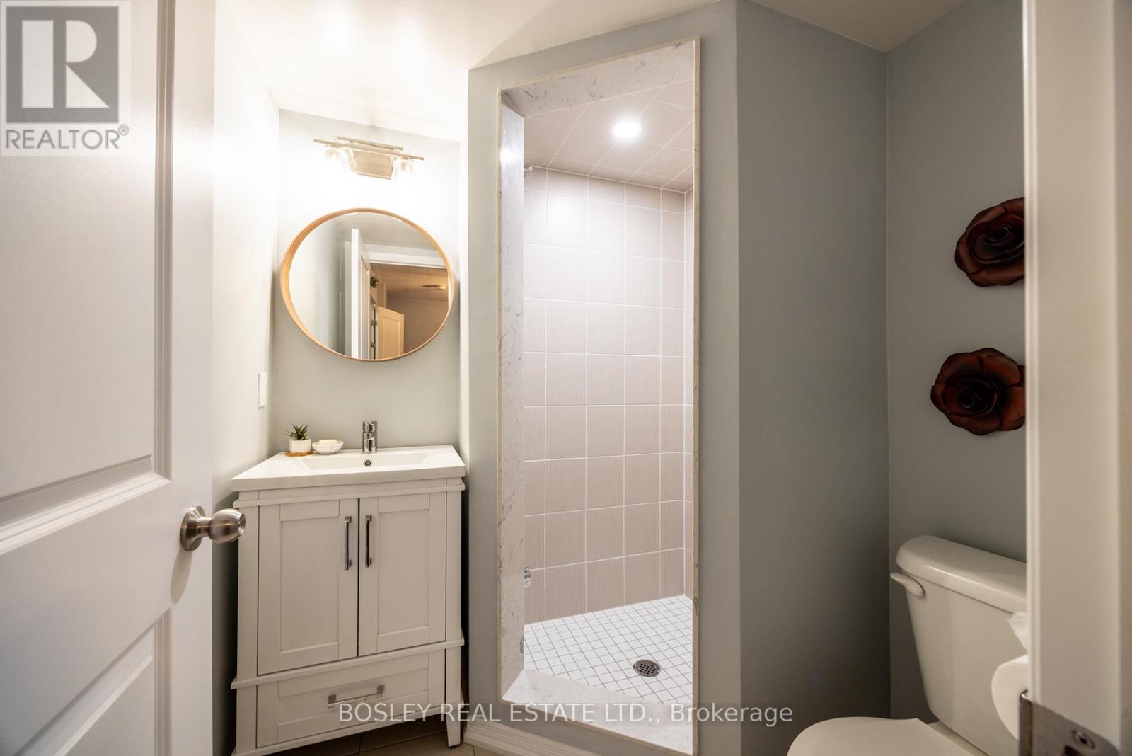 1818 Mitoff Place, Mississauga, Ontario L4W 0E8 - Photo 33 - W12522424