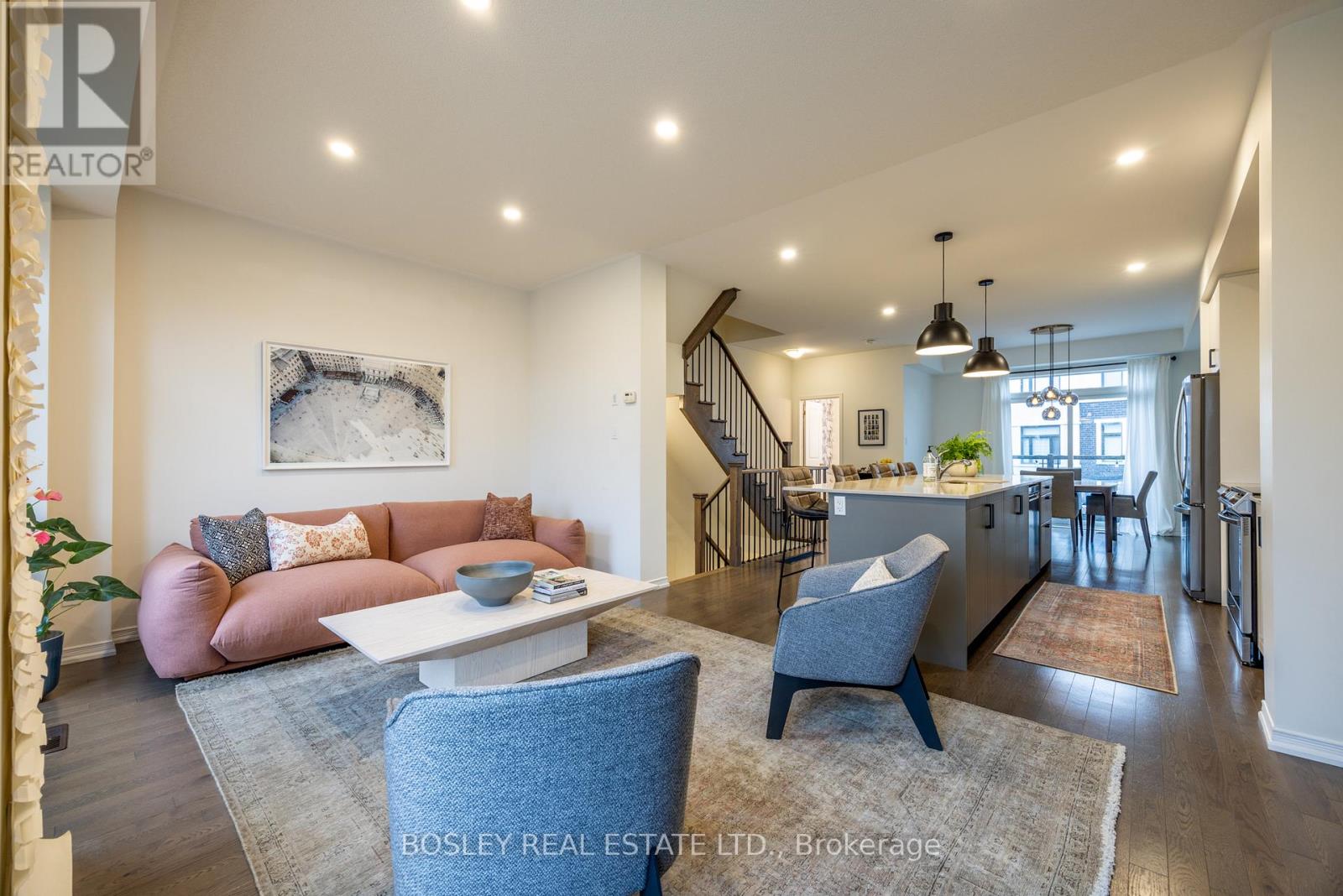 1818 Mitoff Place, Mississauga, Ontario L4W 0E8 - Photo 6 - W12522424