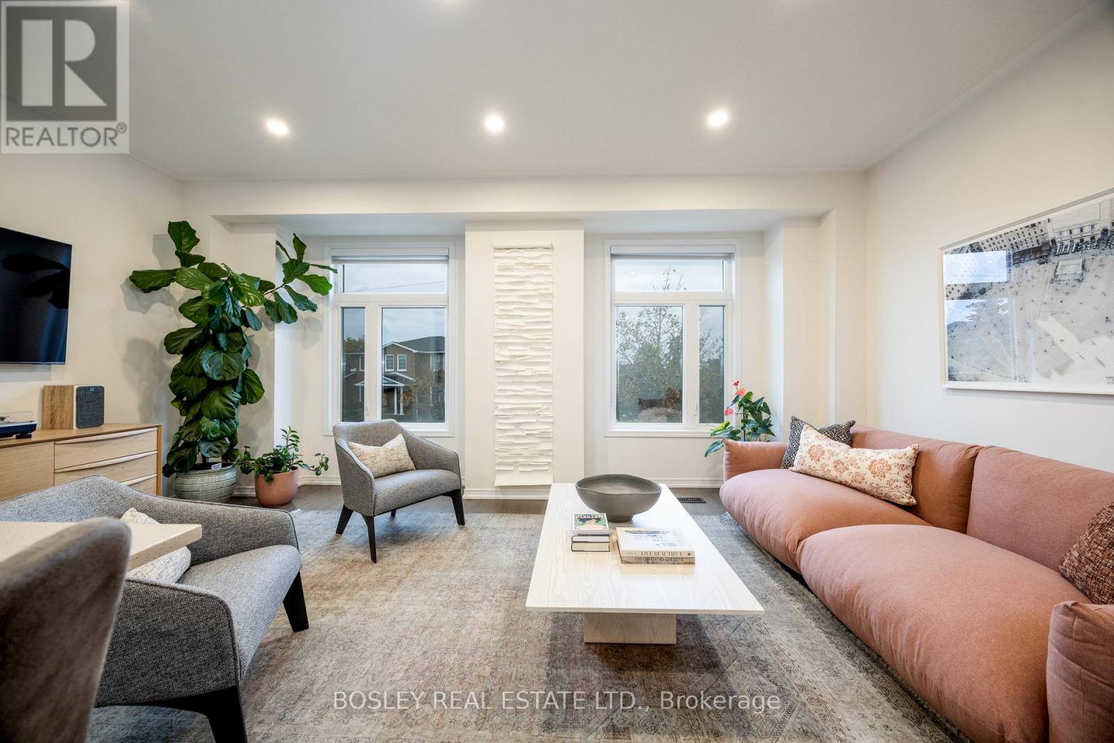 1818 Mitoff Place, Mississauga, Ontario L4W 0E8 - Photo 7 - W12522424