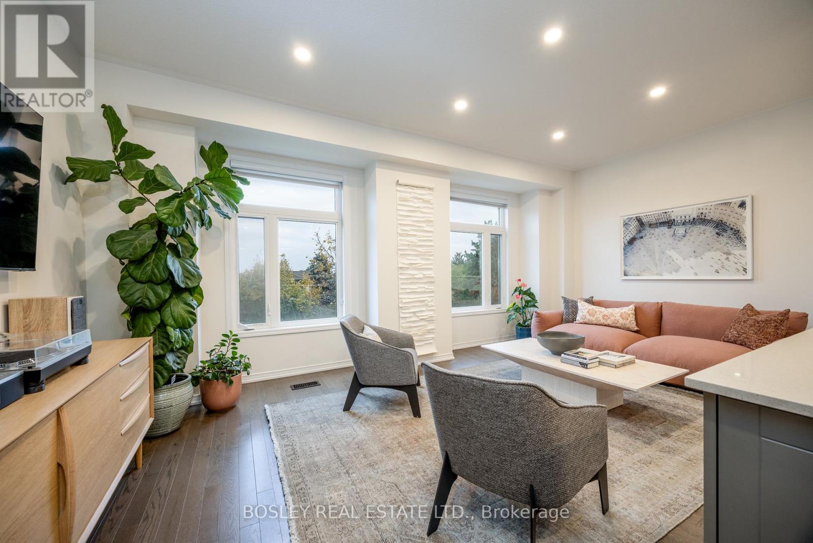 1818 Mitoff Place, Mississauga, Ontario L4W 0E8 - Photo 8 - W12522424