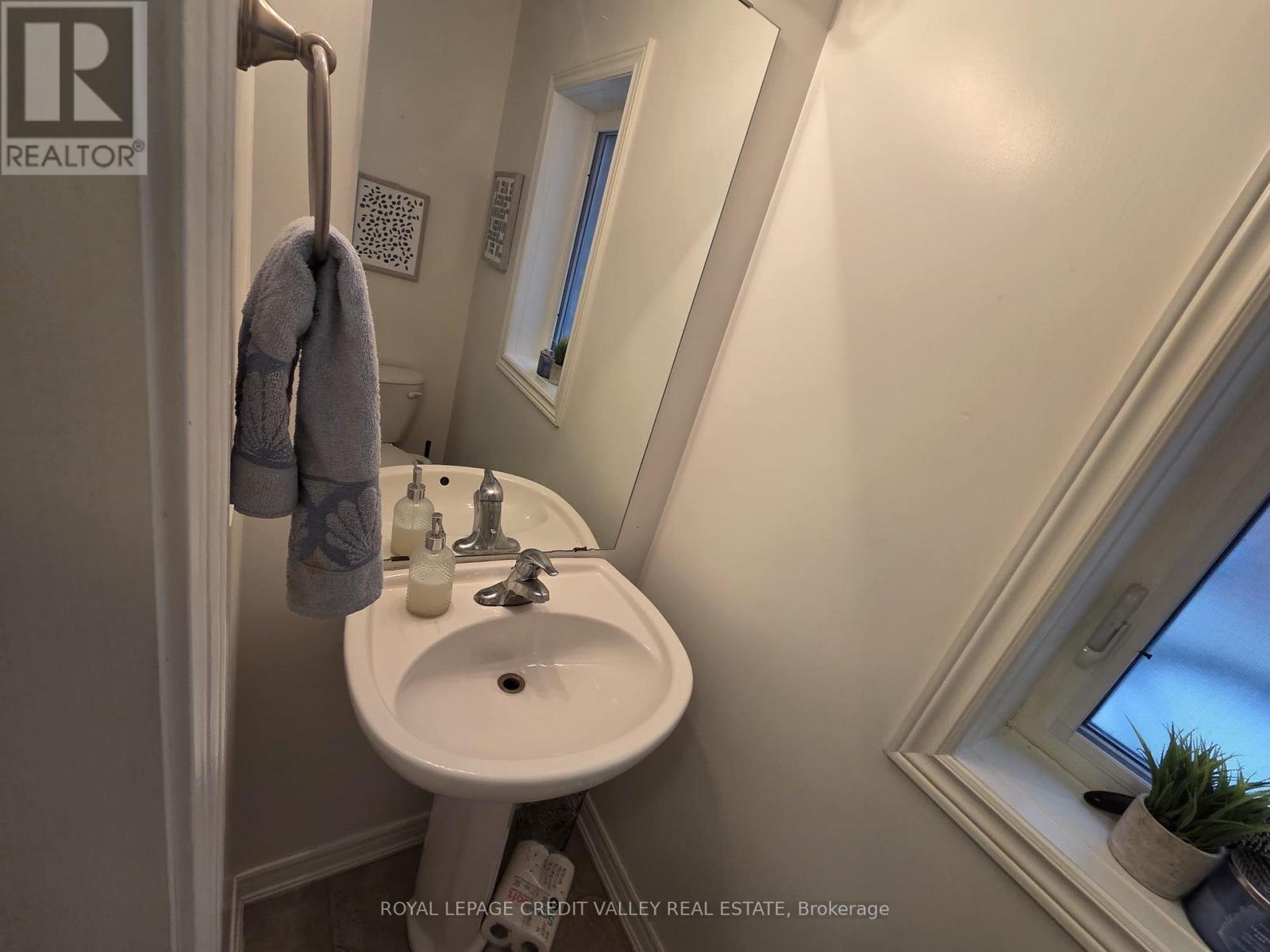 242 Jarrett Xing (Bsmt) Court, Milton, Ontario L9T 6Z9 - Photo 18 - W12522432