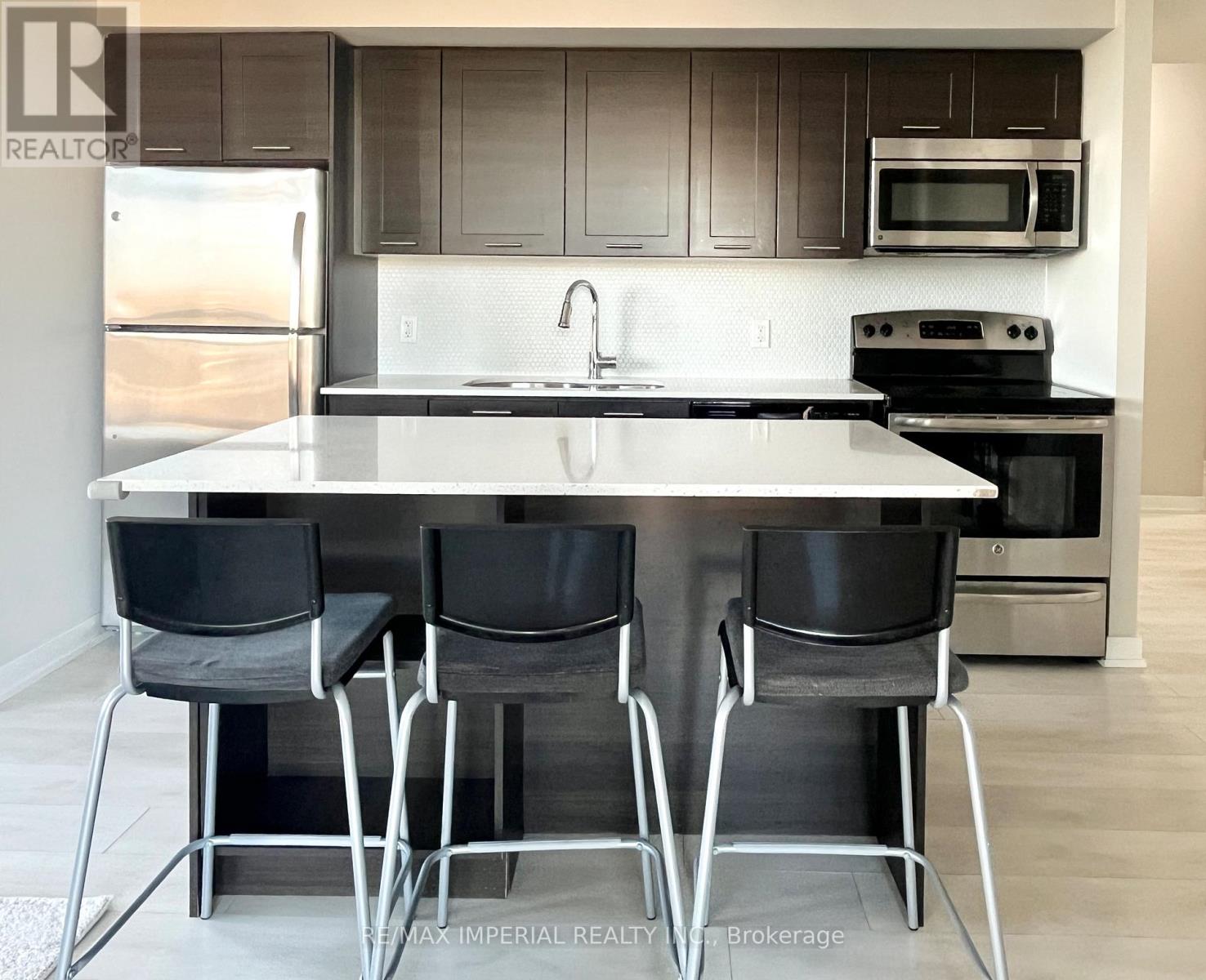 1201 - 2212 Lake Shore Boulevard W, Toronto (Mimico), Ontario  M8V 0C2 - Photo 2 - W12522444