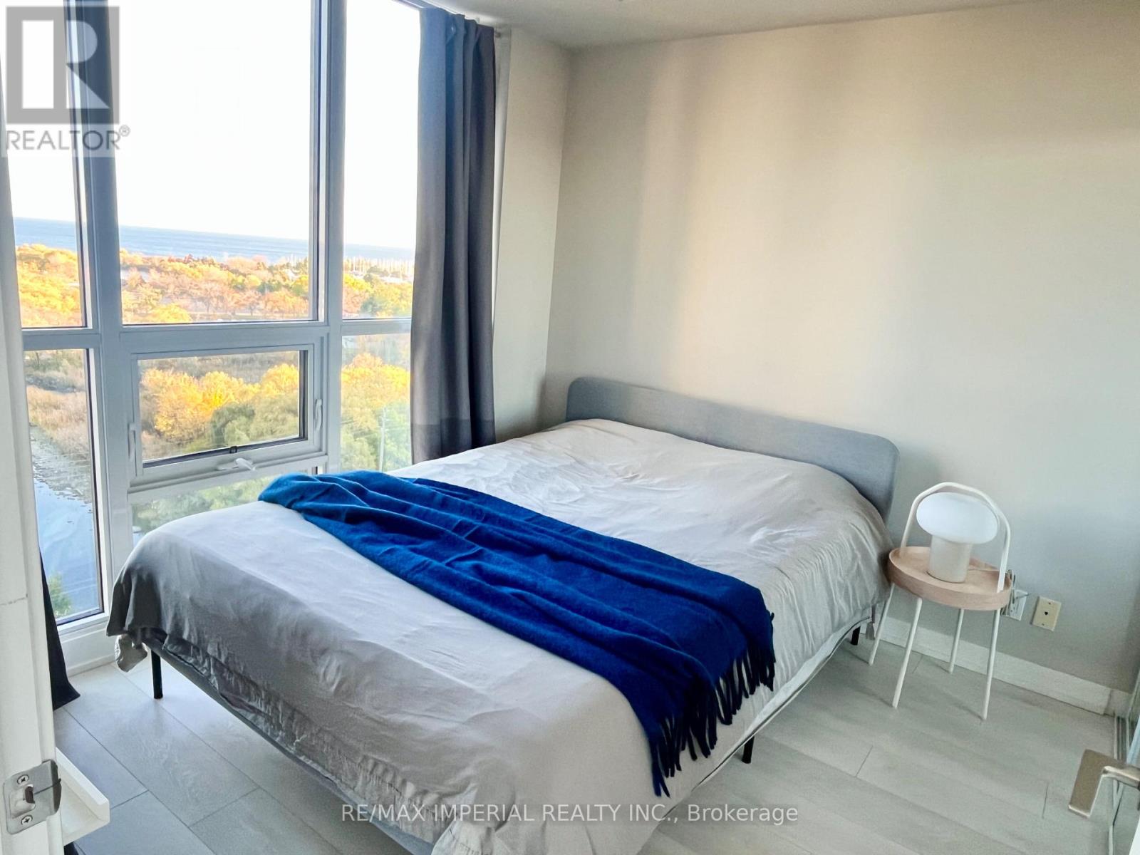 1201 - 2212 Lake Shore Boulevard W, Toronto (Mimico), Ontario  M8V 0C2 - Photo 4 - W12522444