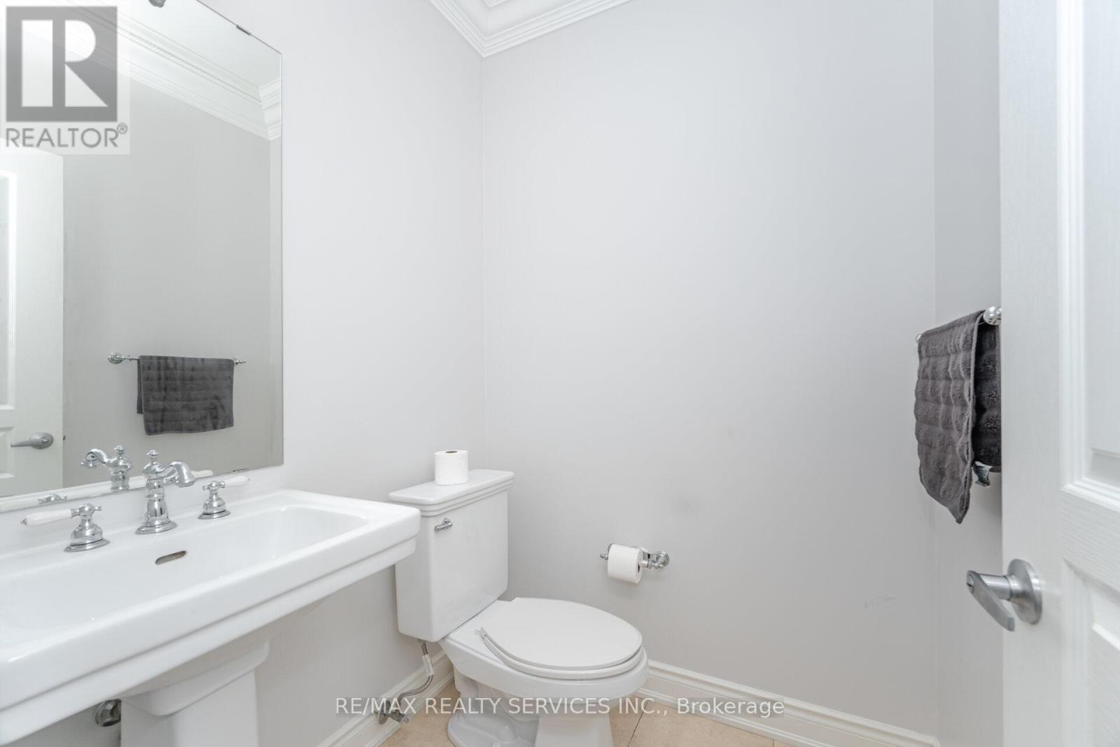 9 Concorde Drive, Brampton, Ontario L6P 1V3 - Photo 20 - W12522446