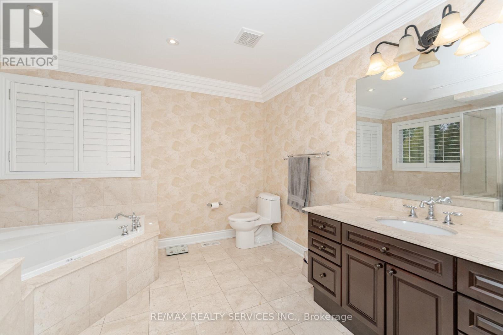 9 Concorde Drive, Brampton, Ontario L6P 1V3 - Photo 31 - W12522446