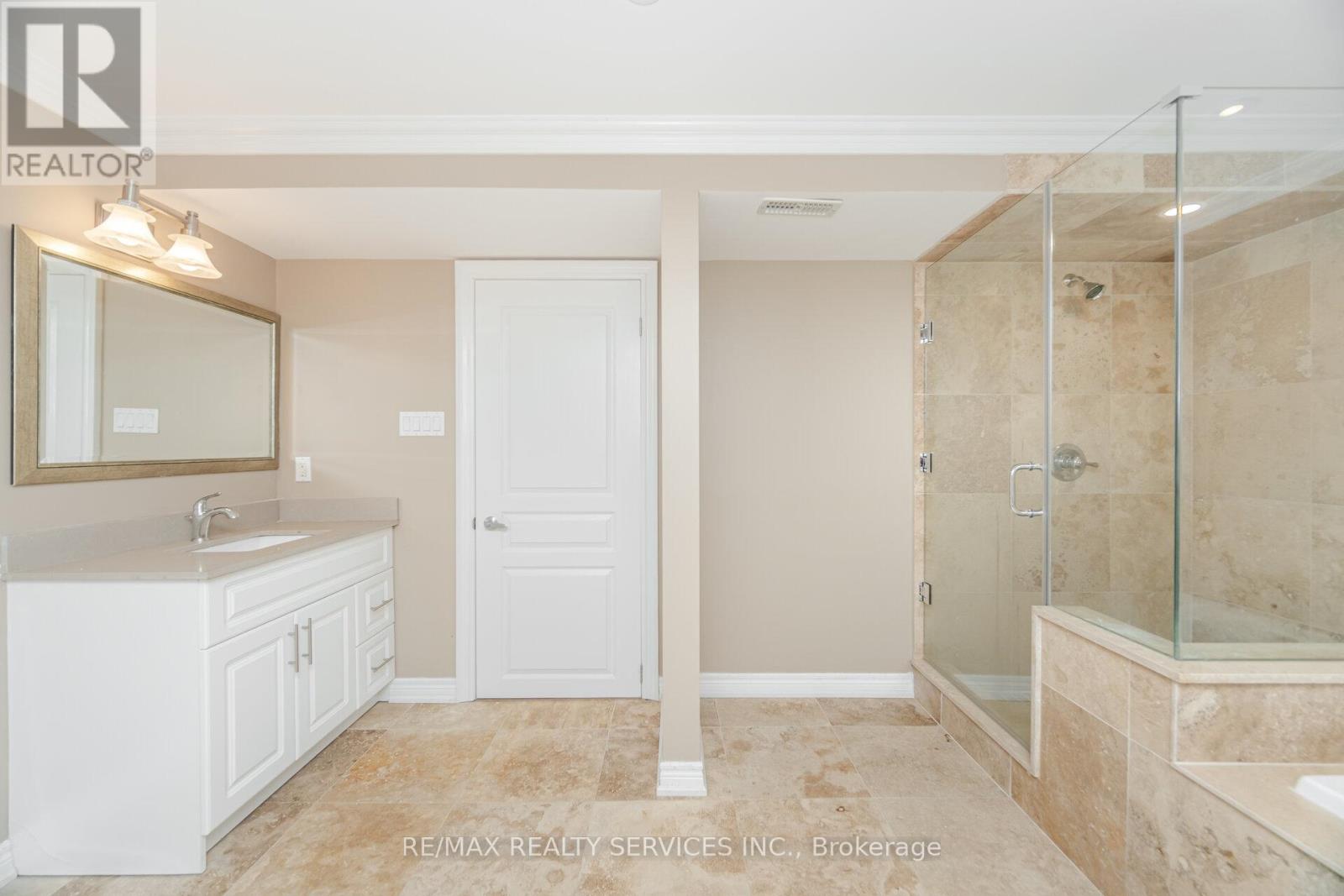 9 Concorde Drive, Brampton, Ontario L6P 1V3 - Photo 42 - W12522446