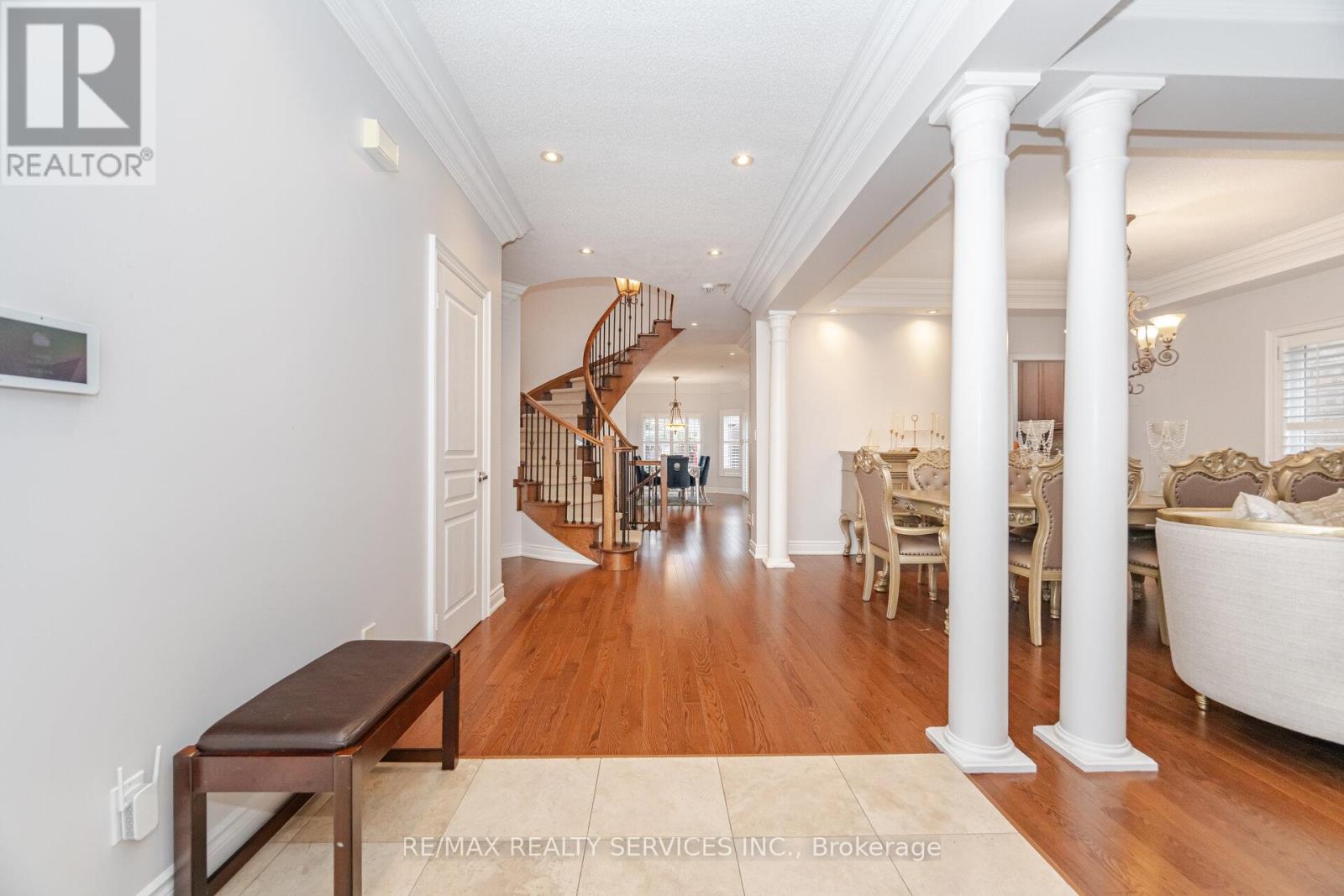 9 Concorde Drive, Brampton, Ontario L6P 1V3 - Photo 6 - W12522446