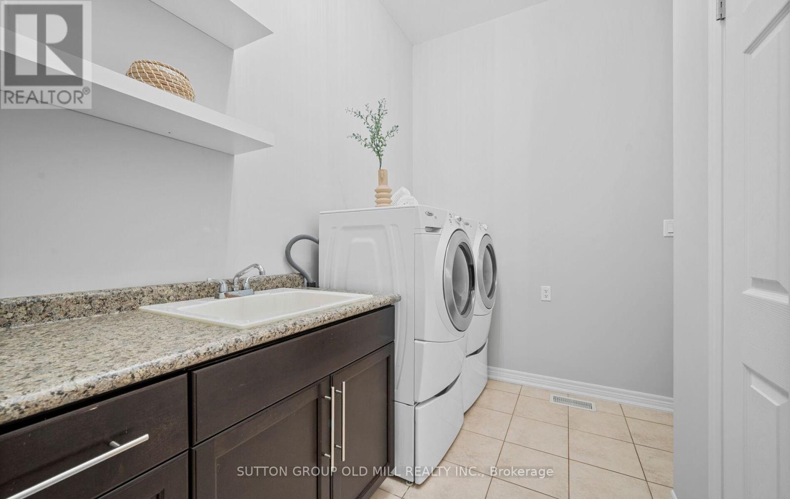 3304 Stalybridge Drive, Oakville, Ontario L6M 0K8 - Photo 18 - W12522450