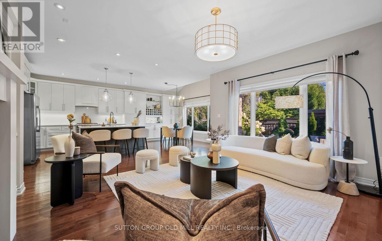 3304 Stalybridge Drive, Oakville, Ontario L6M 0K8 - Photo 3 - W12522450