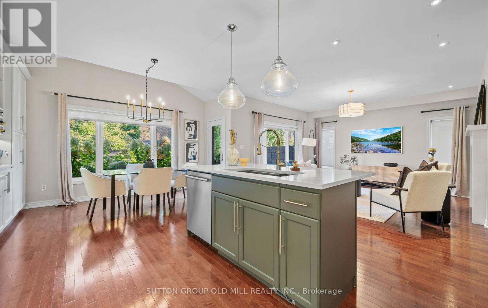 3304 Stalybridge Drive, Oakville, Ontario L6M 0K8 - Photo 5 - W12522450