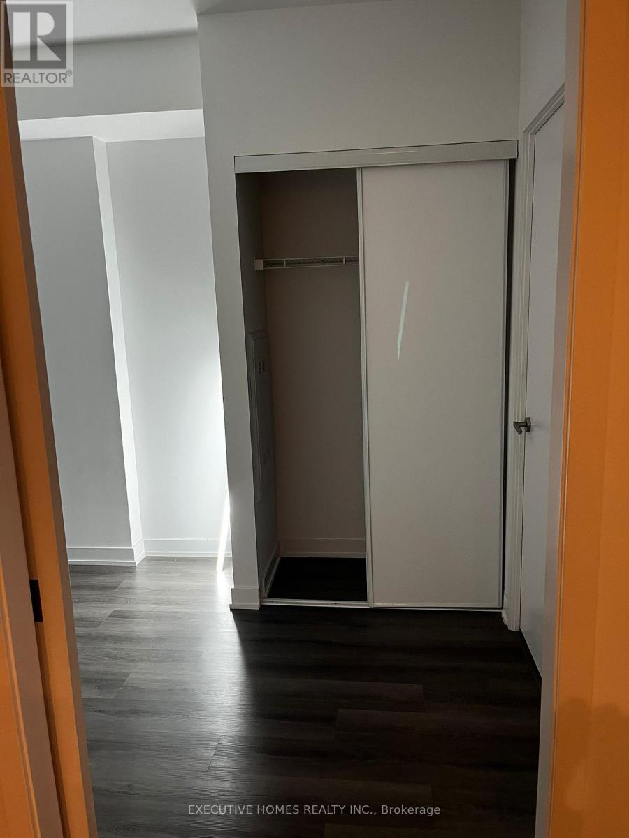 2312 - 3883 Quartz Road N, Mississauga, Ontario L5E 0M4 - Photo 7 - W12522496