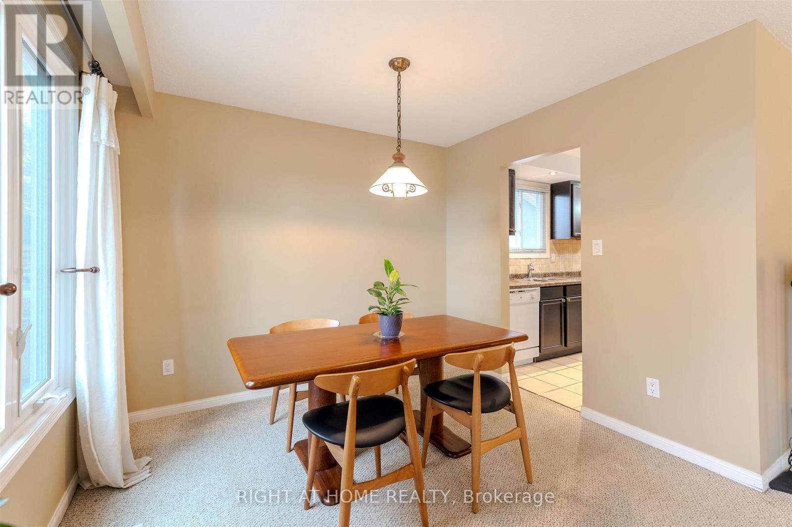 1033 Havendale Boulevard, Burlington, Ontario L7P 3P7 - Photo 11 - W12522522