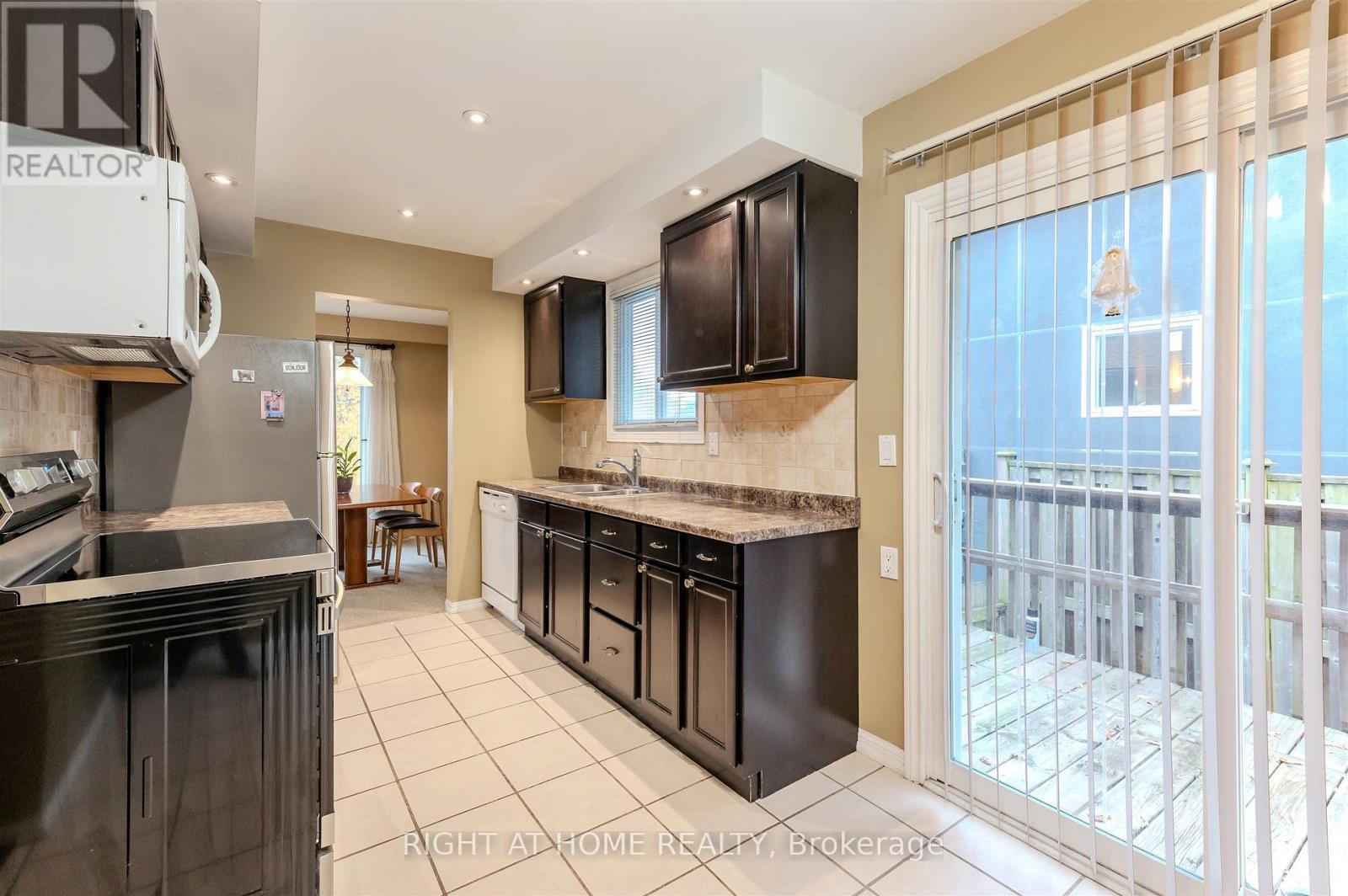 1033 Havendale Boulevard, Burlington, Ontario L7P 3P7 - Photo 13 - W12522522