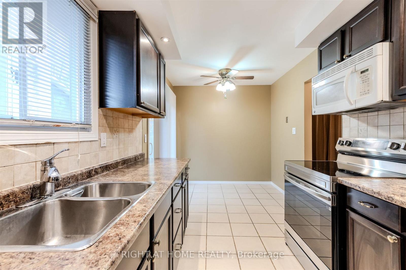 1033 Havendale Boulevard, Burlington, Ontario L7P 3P7 - Photo 16 - W12522522