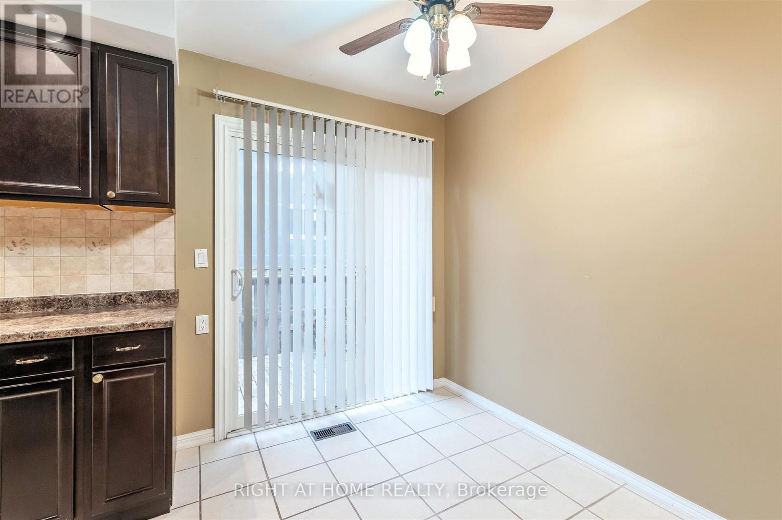 1033 Havendale Boulevard, Burlington, Ontario L7P 3P7 - Photo 17 - W12522522