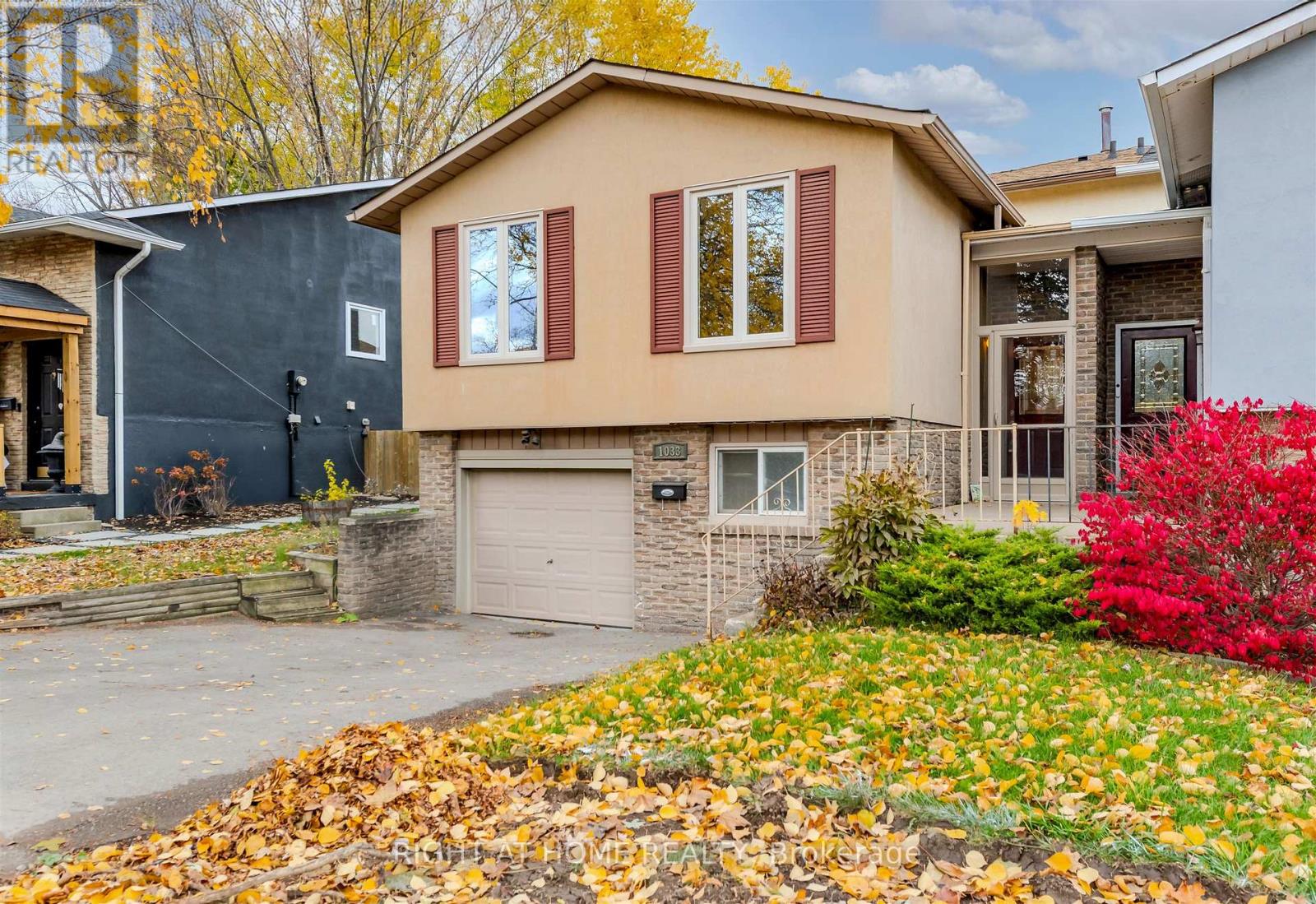 1033 Havendale Boulevard, Burlington, Ontario L7P 3P7 - Photo 2 - W12522522