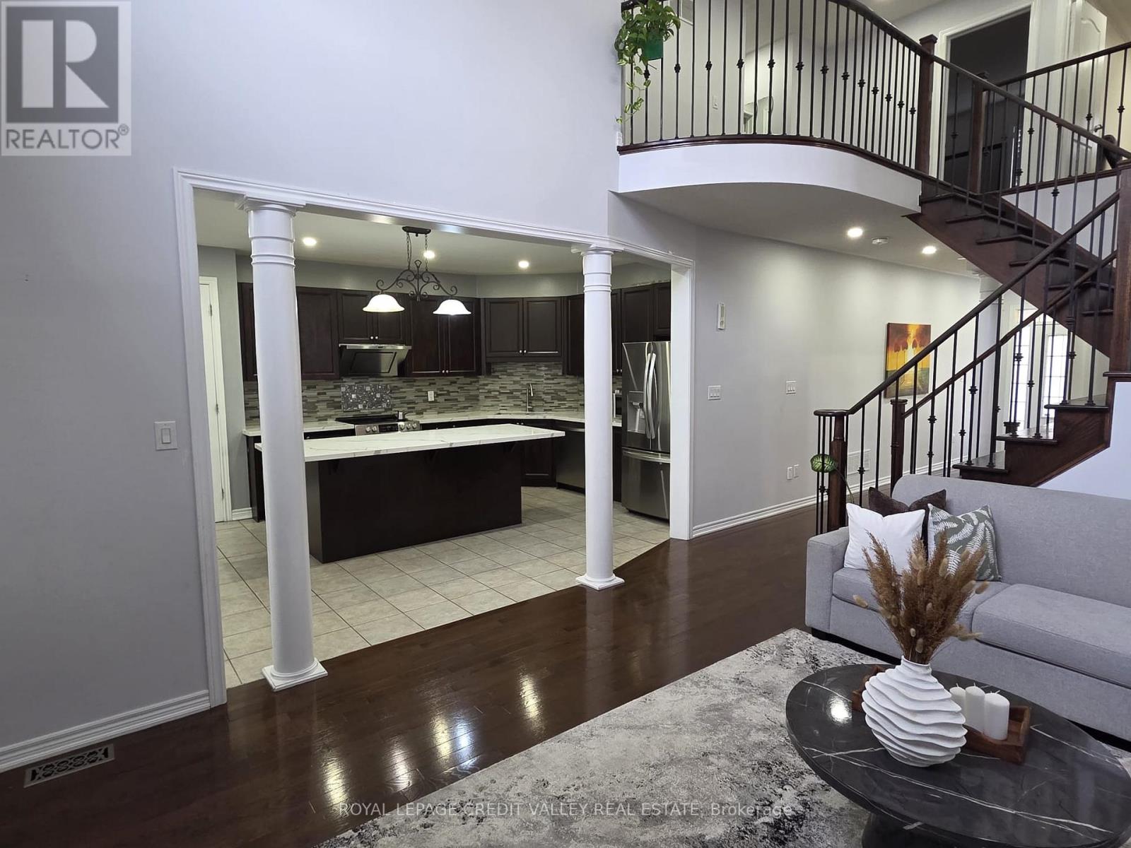 242 Jarrett Crossing Court, Milton, Ontario L9T 6Z9 - Photo 10 - W12522524