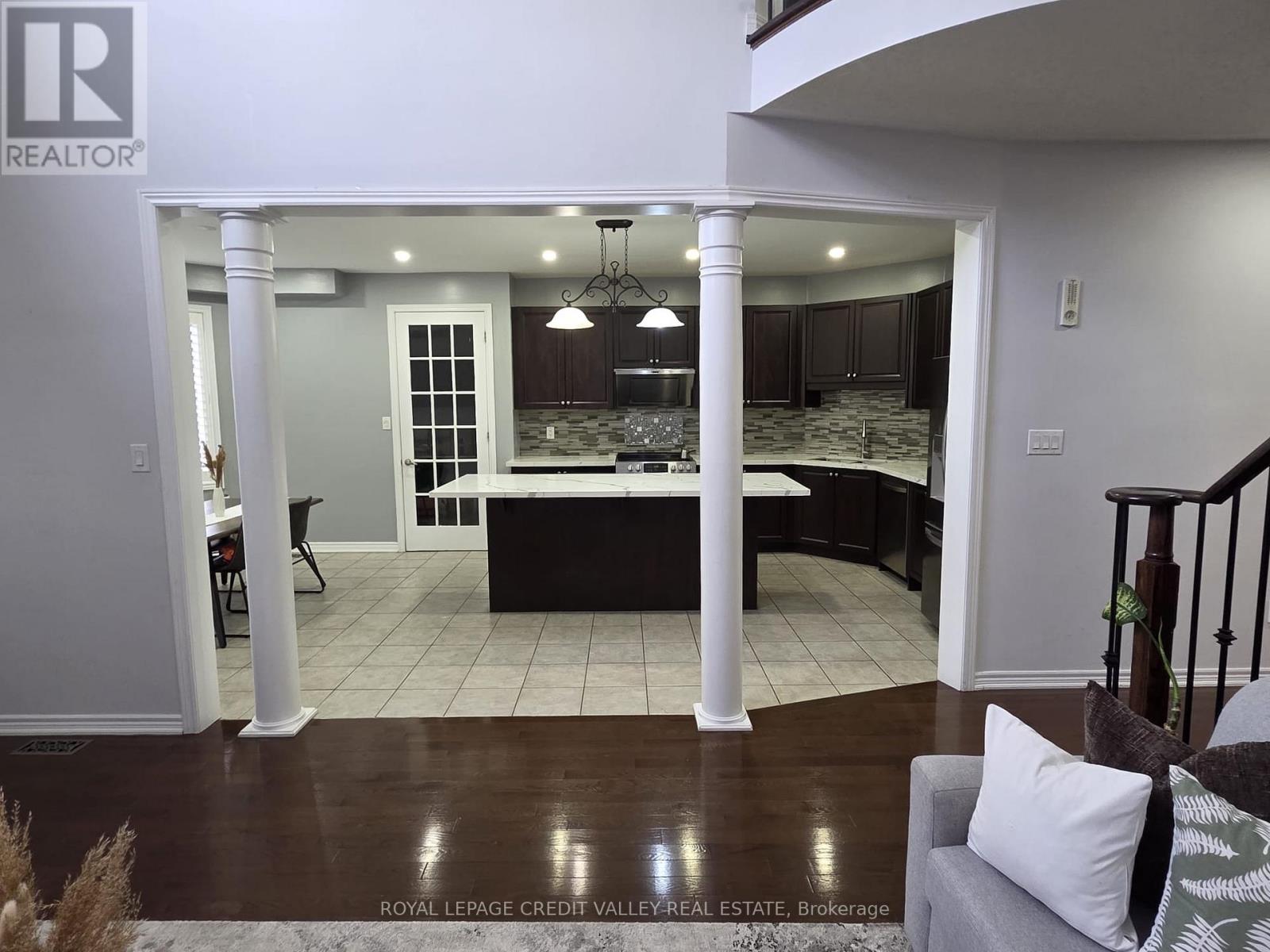 242 Jarrett Crossing Court, Milton, Ontario L9T 6Z9 - Photo 12 - W12522524