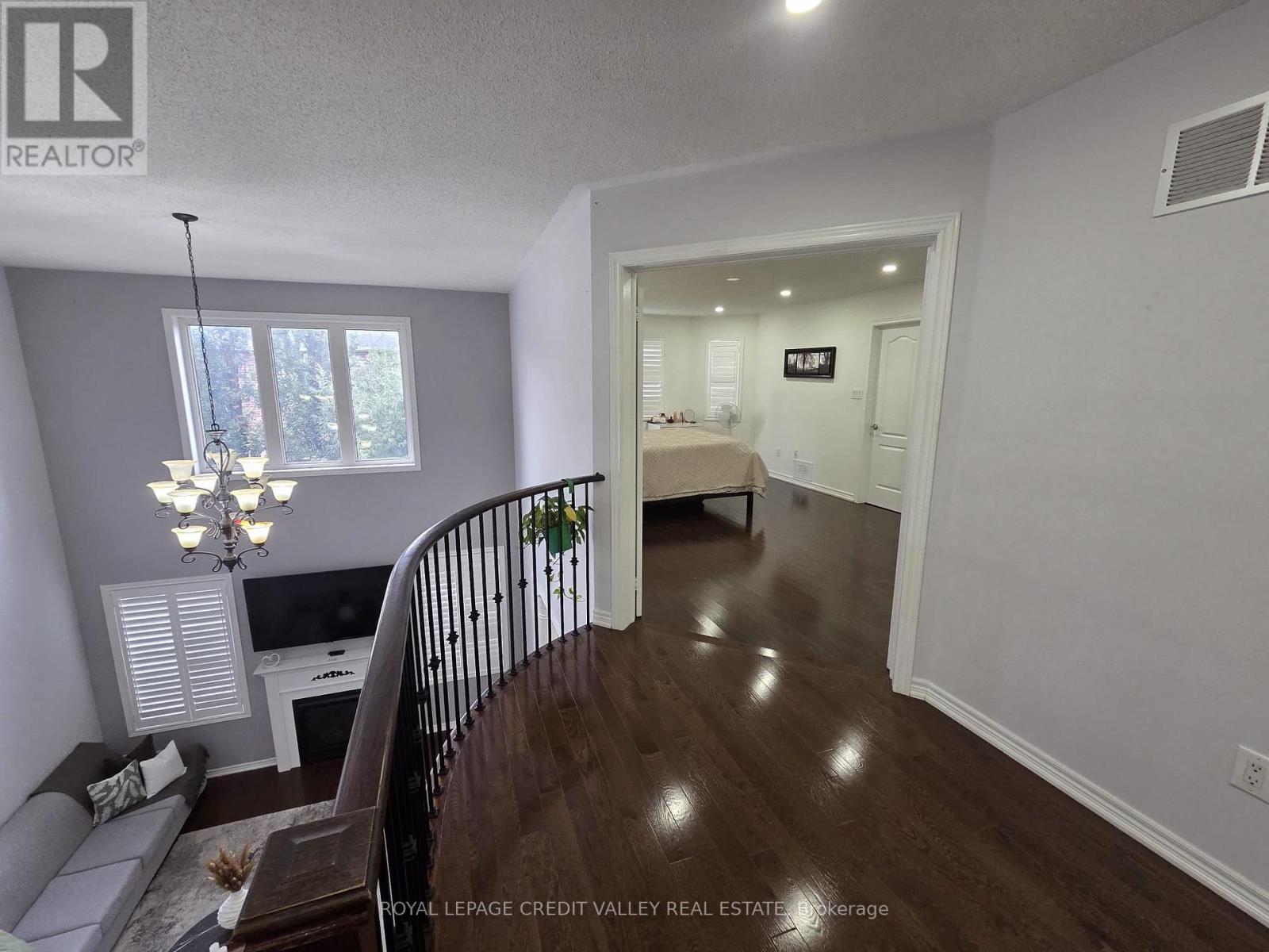 242 Jarrett Crossing Court, Milton, Ontario L9T 6Z9 - Photo 19 - W12522524