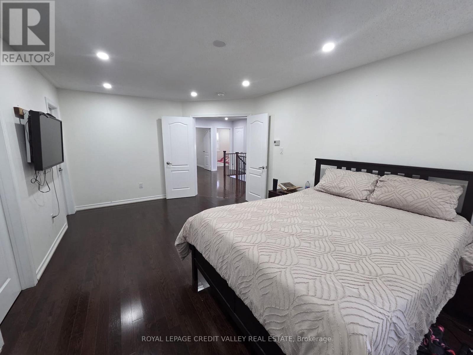 242 Jarrett Crossing Court, Milton, Ontario L9T 6Z9 - Photo 22 - W12522524