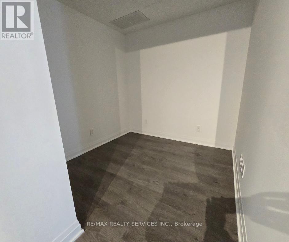 4023 The Exchange, Mississauga, Ontario  L5B 0N4 - Photo 8 - W12522526