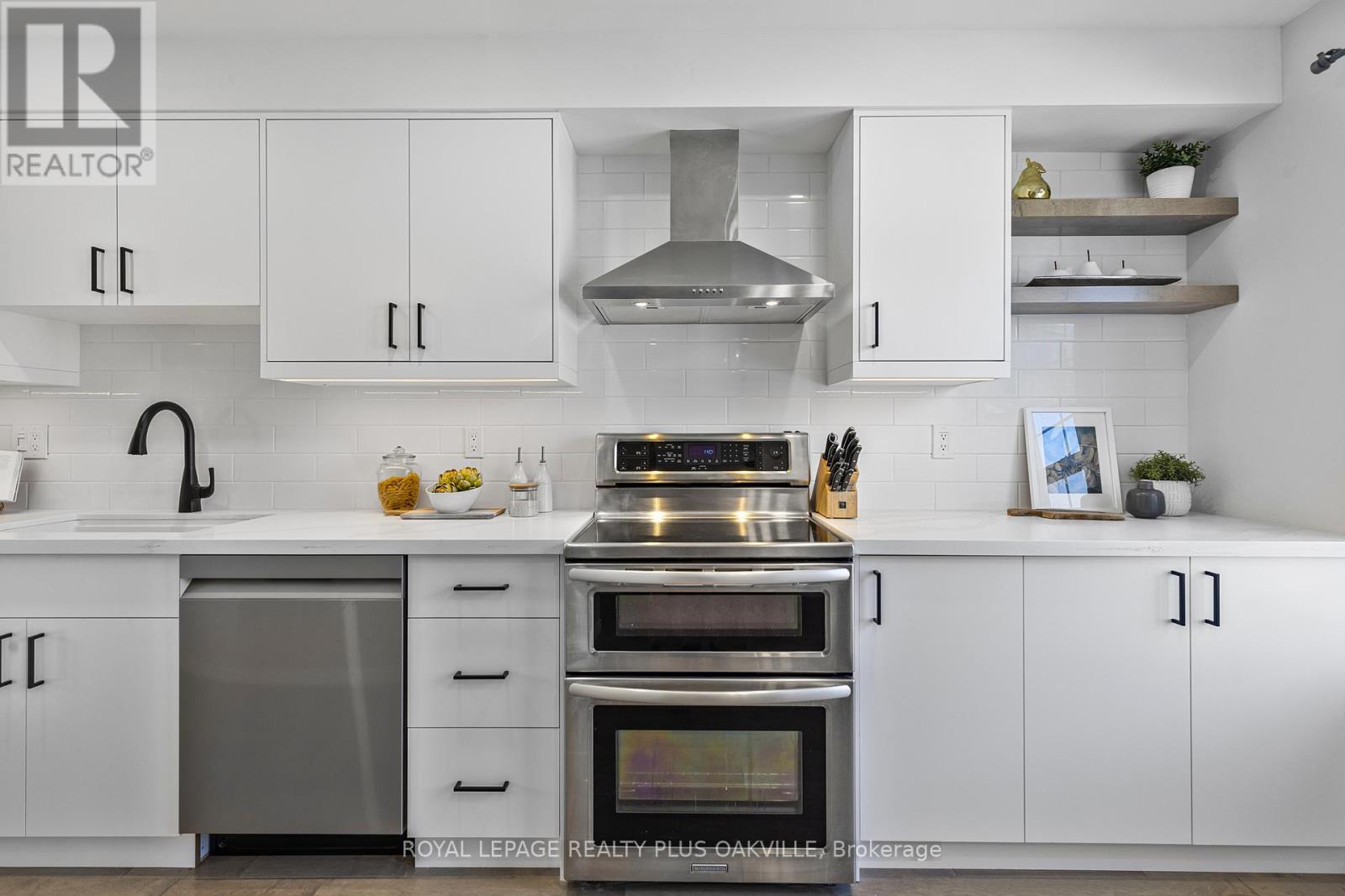 34 - 2272 Mowat Avenue, Oakville, Ontario  L6H 5L8 - Photo 3 - W12522568